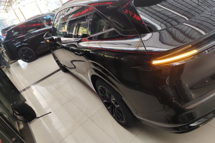 Used Zeekr 7X 2025 100 kWh Long-Range Rear-Wheel Drive with Intelligent Driving Features Exterior 3