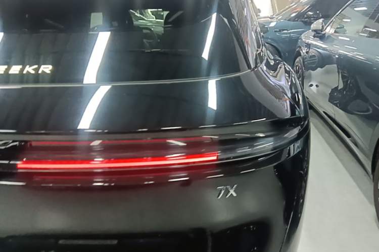 Used Zeekr 7X 2025 75 kWh Rear-Wheel Drive Intelligent Driving Version Exterior 3