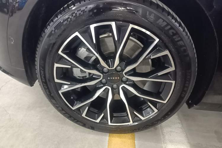 Used Zeekr 7X 2025 75 kWh Rear-Wheel Drive Intelligent Driving Version Exterior 4