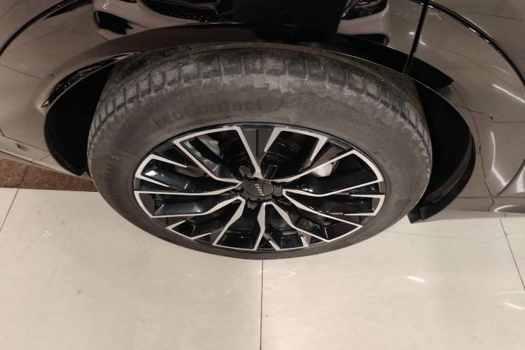 Used Zeekr 7X 2025 100kWh Long-Range All-Wheel Drive Intelligent Driving Version Exterior 5