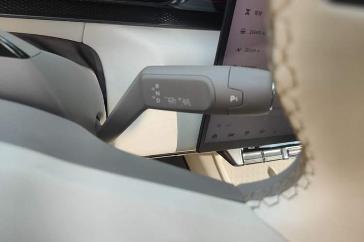 Used Zeekr 7X 2025 100 kWh Long-Range Rear-Wheel Drive with Intelligent Driving Features Gear Lever