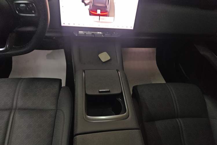 Used Zeekr 7X 2025 100 kWh Long-Range Rear-Wheel Drive with Intelligent Driving Features Gear Lever