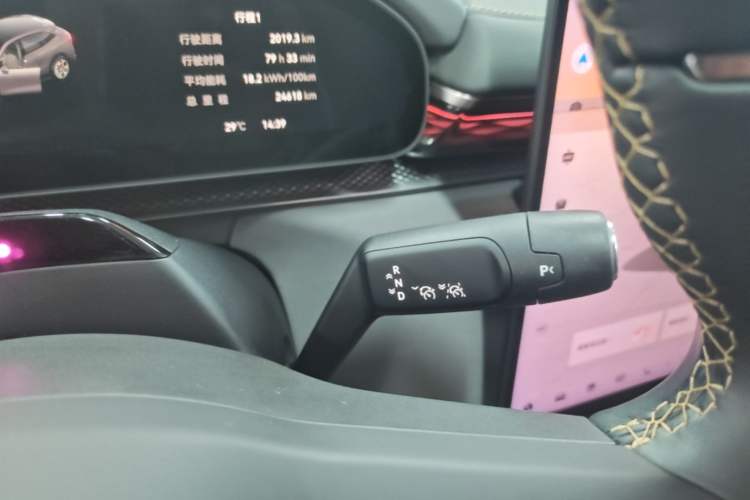 Used Zeekr 7X 2025 100 kWh Long-Range Rear-Wheel Drive with Intelligent Driving Features Gear Lever