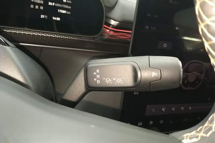 Used Zeekr 7X 2025 100 kWh Long-Range Rear-Wheel Drive with Intelligent Driving Features Gear Lever