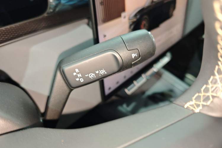 Used Zeekr 7X 2025 100 kWh Long-Range Rear-Wheel Drive with Intelligent Driving Features Gear Lever