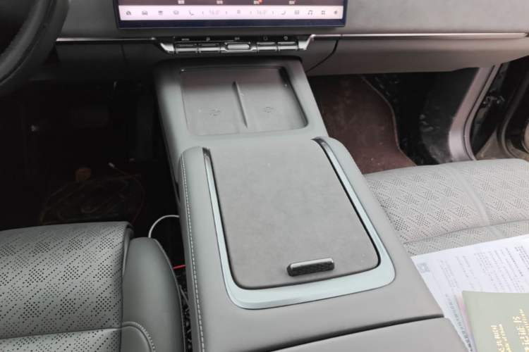 Used Zeekr 7X 2025 75 kWh Rear-Wheel Drive Intelligent Driving Version Gear Lever