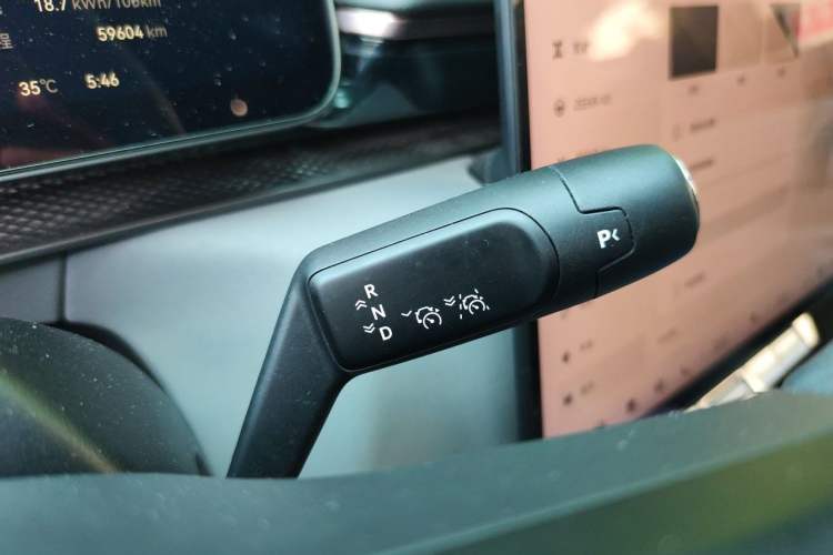 Used Zeekr 7X 2025 75 kWh Rear-Wheel Drive Intelligent Driving Version Gear Lever