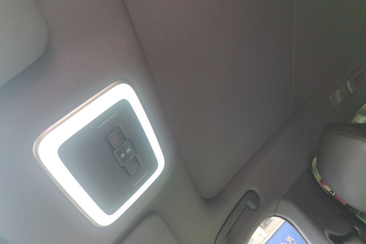 Used Zeekr 7X 2025 100 kWh Long-Range Rear-Wheel Drive with Intelligent Driving Features Headliner