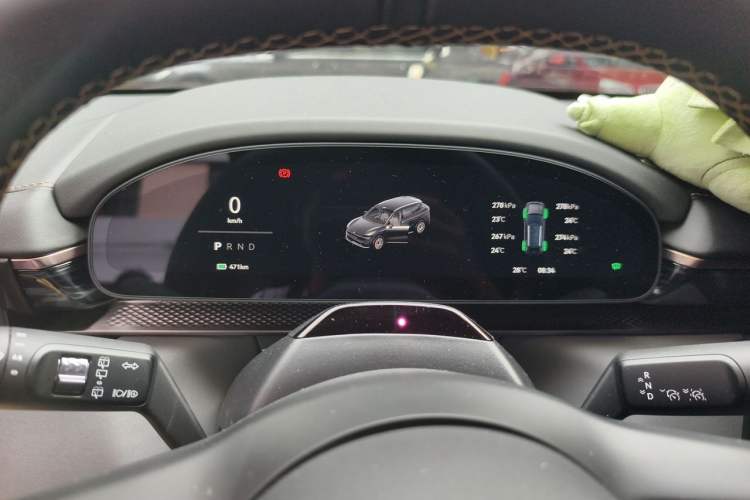 Used Zeekr 7X 2025 100 kWh Long-Range Rear-Wheel Drive with Intelligent Driving Features Instrument Cluster