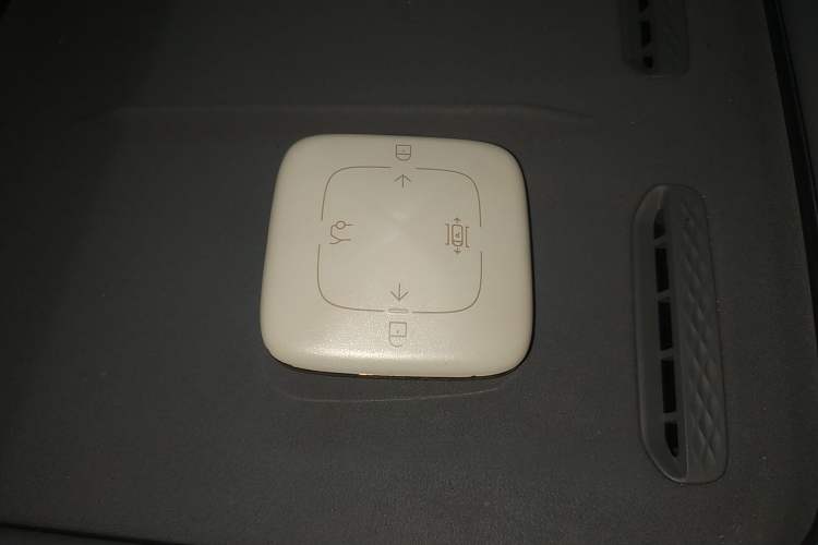 Used Zeekr 7X 2025 75 kWh Rear-Wheel Drive Intelligent Driving Version Interior 1