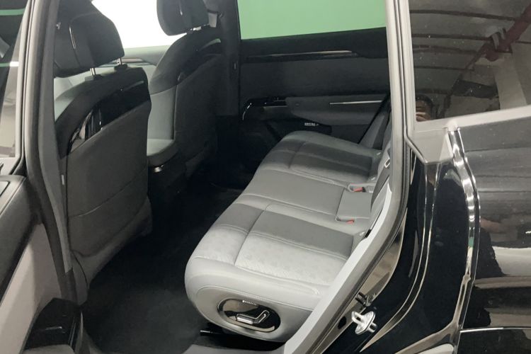 Used Zeekr 7X 2025 100 kWh Long-Range Rear-Wheel Drive with Intelligent Driving Features Interior 1