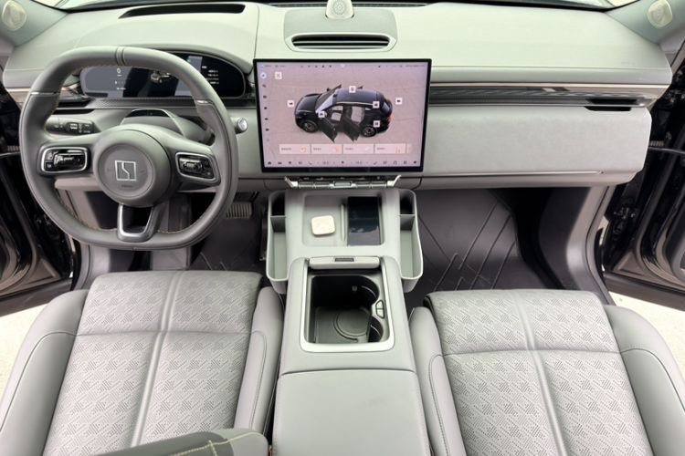 Used Zeekr 7X 2025 75 kWh Rear-Wheel Drive Intelligent Driving Version Interior 1