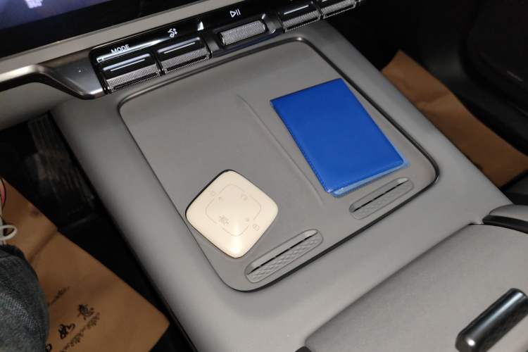 Used Zeekr 7X 2025 100kWh Long-Range All-Wheel Drive Intelligent Driving Version Interior 1