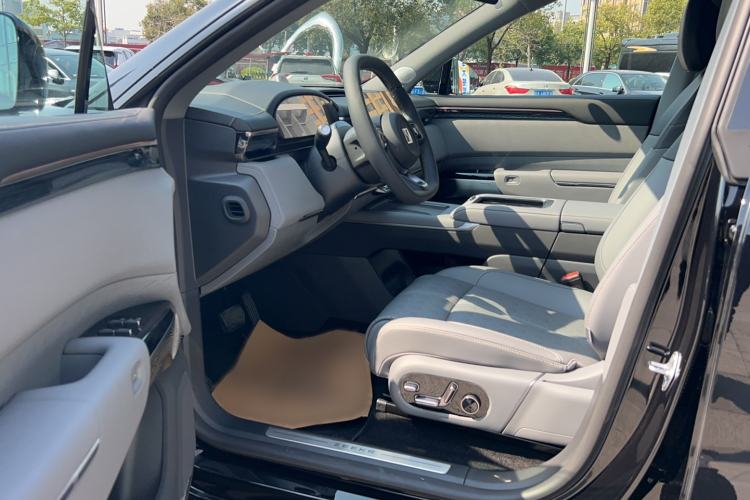Used Zeekr 7X 2025 100 kWh Long-Range Rear-Wheel Drive with Intelligent Driving Features Interior 2
