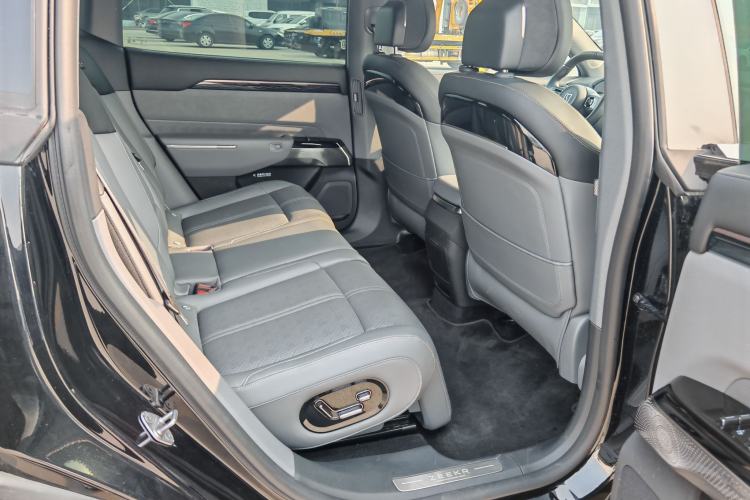 Used Zeekr 7X 2025 100 kWh Long-Range Rear-Wheel Drive with Intelligent Driving Features Interior 2