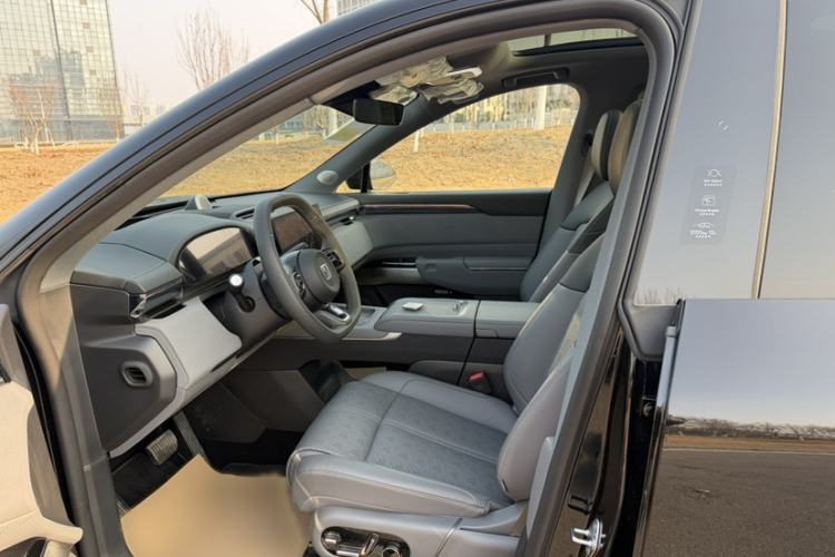 Used Zeekr 7X 2025 100 kWh Long-Range Rear-Wheel Drive with Intelligent Driving Features Interior 3