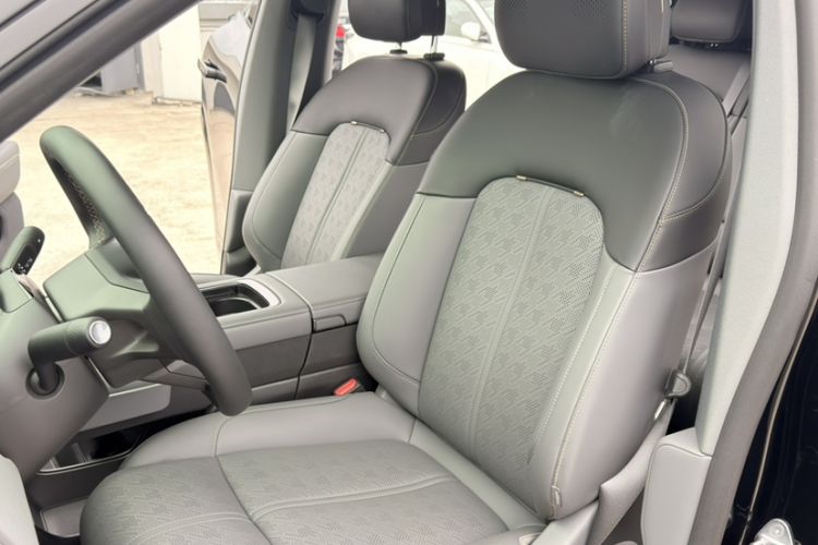 Used Zeekr 7X 2025 75 kWh Rear-Wheel Drive Intelligent Driving Version Interior 3
