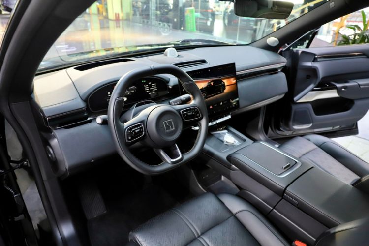 Used Zeekr 7X 2025 100 kWh Long-Range Rear-Wheel Drive with Intelligent Driving Features Interior 3