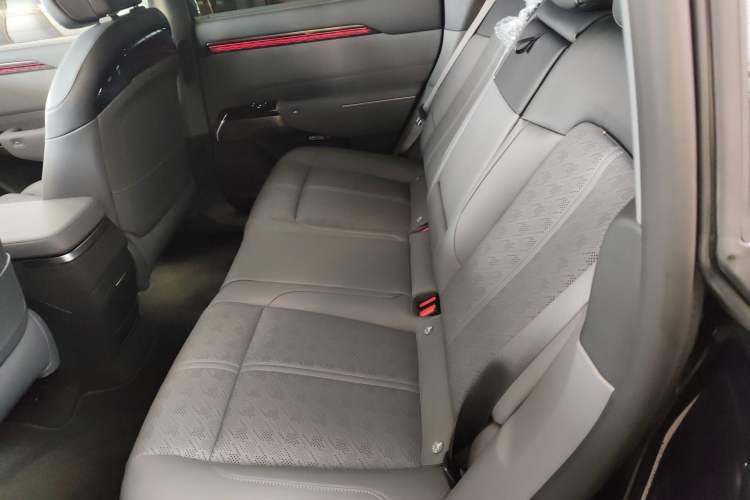 Used Zeekr 7X 2025 100 kWh Long-Range Rear-Wheel Drive with Intelligent Driving Features Interior 4