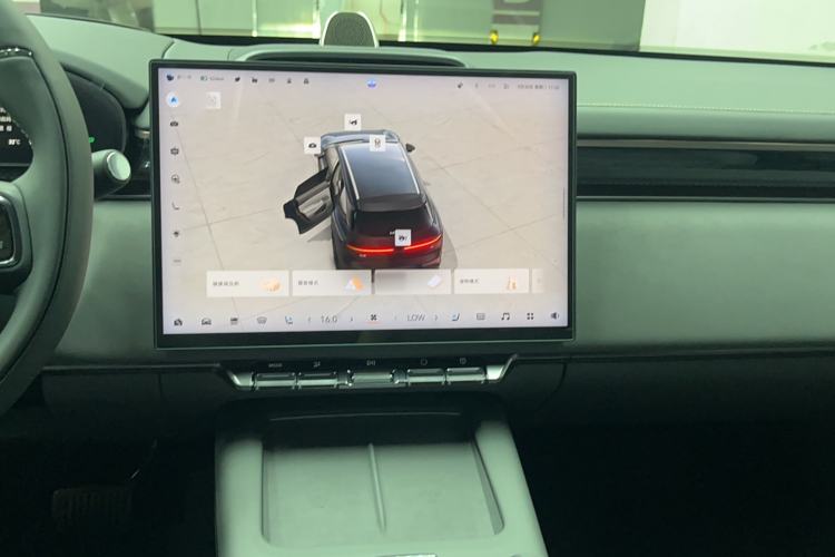 Used Zeekr 7X 2025 100 kWh Long-Range Rear-Wheel Drive with Intelligent Driving Features Interior 4