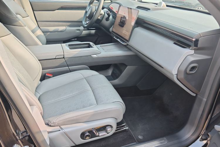 Used Zeekr 7X 2025 100 kWh Long-Range Rear-Wheel Drive with Intelligent Driving Features Interior 4