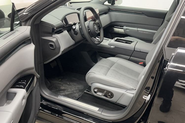 Used Zeekr 7X 2025 100 kWh Long-Range Rear-Wheel Drive with Intelligent Driving Features Interior 5