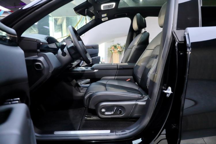 Used Zeekr 7X 2025 100 kWh Long-Range Rear-Wheel Drive with Intelligent Driving Features Interior 8