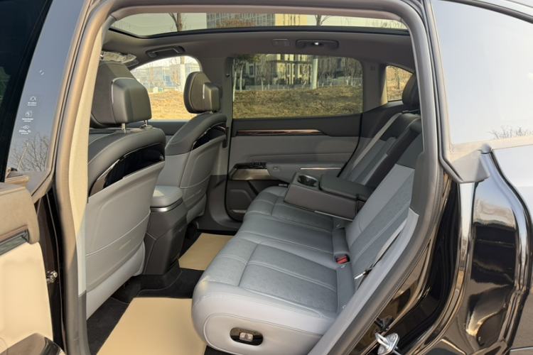 Used Zeekr 7X 2025 100 kWh Long-Range Rear-Wheel Drive with Intelligent Driving Features Interior 9