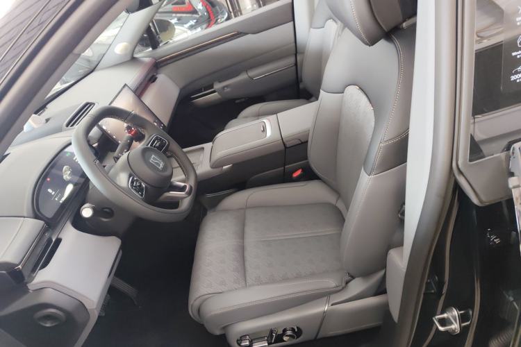 Used Zeekr 7X 2025 100 kWh Long-Range Rear-Wheel Drive with Intelligent Driving Features Left Front Seat