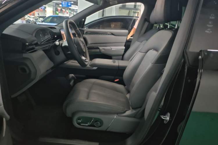 Used Zeekr 7X 2025 100 kWh Long-Range Rear-Wheel Drive with Intelligent Driving Features Left Front Seat