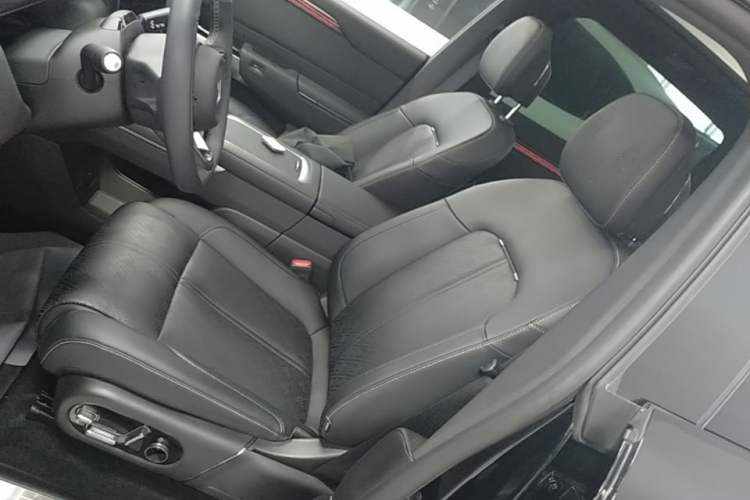 Used Zeekr 7X 2025 100 kWh Long-Range Rear-Wheel Drive with Intelligent Driving Features Left Front Seat