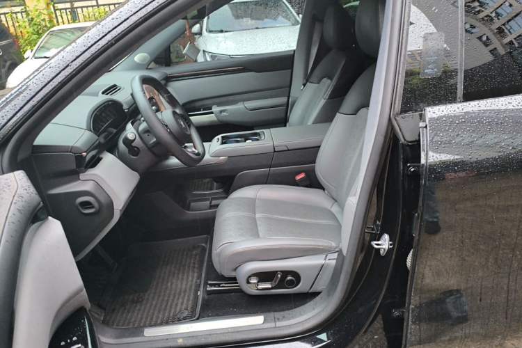 Used Zeekr 7X 2025 75 kWh Rear-Wheel Drive Intelligent Driving Version Left Front Seat