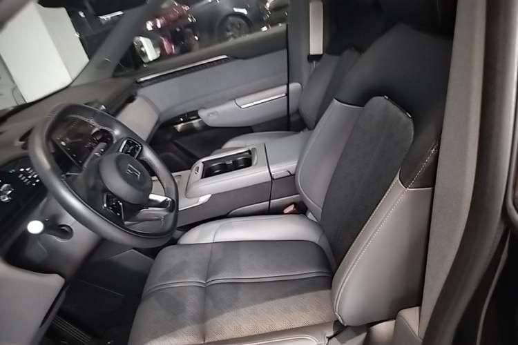 Used Zeekr 7X 2025 100kWh Long-Range All-Wheel Drive Intelligent Driving Version Left Front Seat