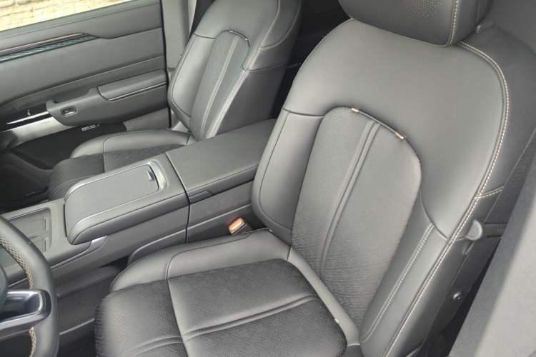 Used Zeekr 7X 2025 100 kWh Long-Range Rear-Wheel Drive with Intelligent Driving Features Left Front Seat