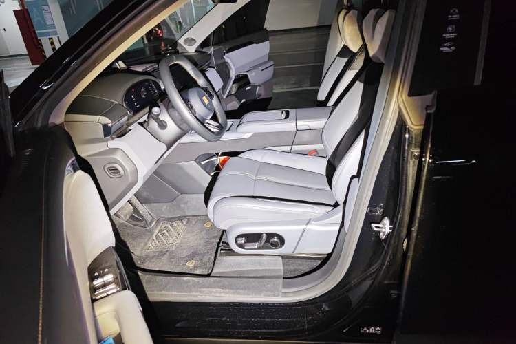Used Zeekr 7X 2025 100 kWh Long-Range Rear-Wheel Drive with Intelligent Driving Features Left Front Seat