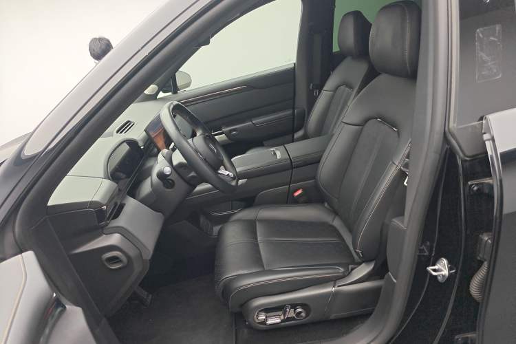 Used Zeekr 7X 2025 100 kWh Long-Range Rear-Wheel Drive with Intelligent Driving Features Left Front Seat