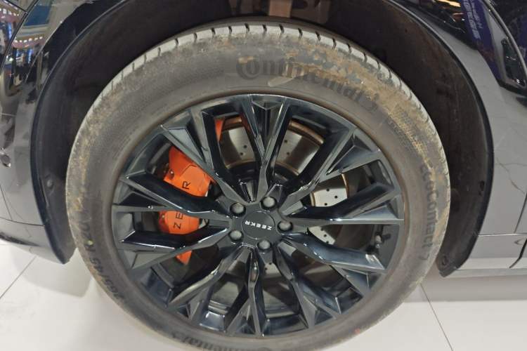 Used Zeekr 7X 2025 100 kWh Long-Range Rear-Wheel Drive with Intelligent Driving Features Left Front Wheel Hub