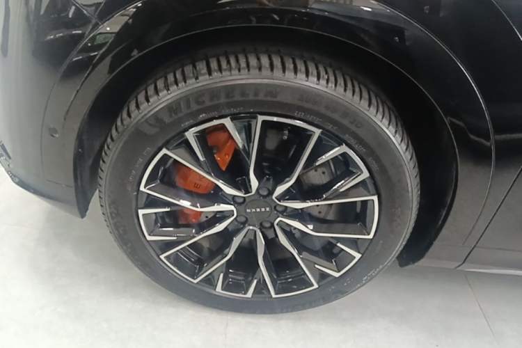 Used Zeekr 7X 2025 75 kWh Rear-Wheel Drive Intelligent Driving Version Left Front Wheel Hub