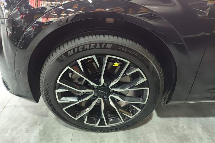 Used Zeekr 7X 2025 75 kWh Rear-Wheel Drive Intelligent Driving Version Left Front Wheel Hub