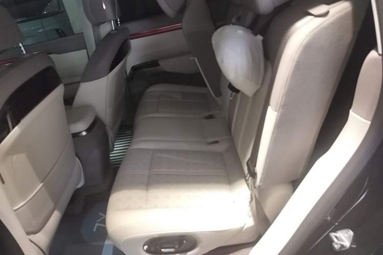 Used Zeekr 7X 2025 100kWh Long-Range All-Wheel Drive Intelligent Driving Version Left Rear Seat