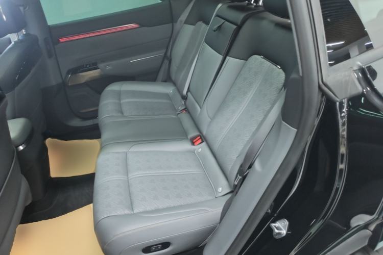 Used Zeekr 7X 2025 100 kWh Long-Range Rear-Wheel Drive with Intelligent Driving Features Left Rear Seat