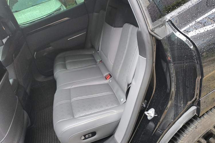 Used Zeekr 7X 2025 75 kWh Rear-Wheel Drive Intelligent Driving Version Left Rear Seat