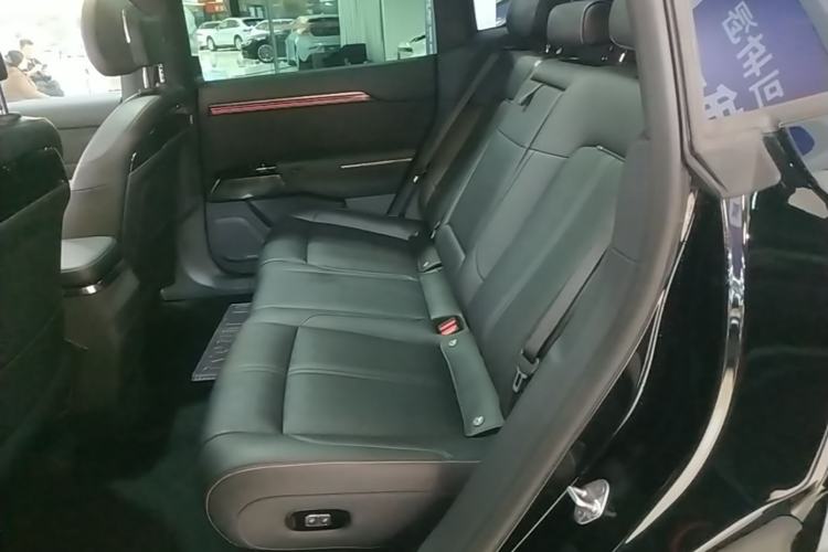 Used Zeekr 7X 2025 100 kWh Long-Range Rear-Wheel Drive with Intelligent Driving Features Left Rear Seat