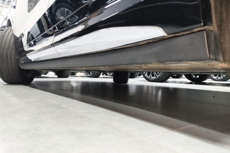 Used Zeekr 7X 2025 75 kWh Rear-Wheel Drive Intelligent Driving Version Left Side Sill