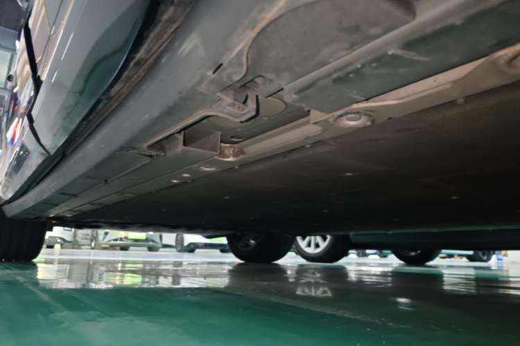 Used Zeekr 7X 2025 100 kWh Long-Range Rear-Wheel Drive with Intelligent Driving Features Left Side Sill