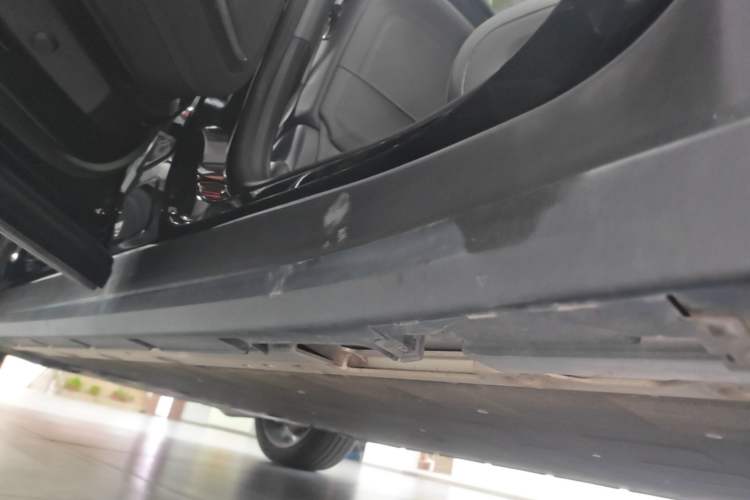 Used Zeekr 7X 2025 100 kWh Long-Range Rear-Wheel Drive with Intelligent Driving Features Left Side Sill
