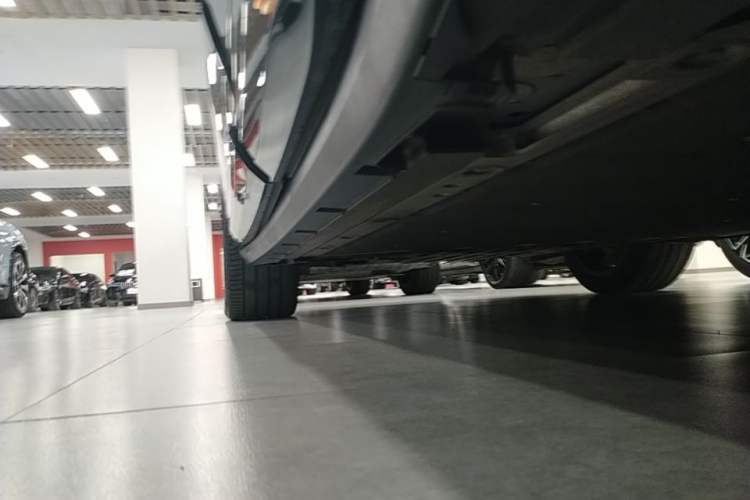 Used Zeekr 7X 2025 100 kWh Long-Range Rear-Wheel Drive with Intelligent Driving Features Left Side Sill