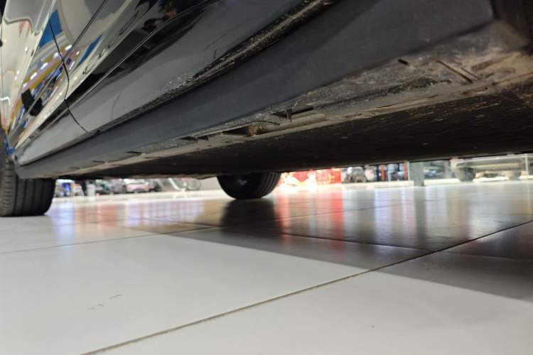 Used Zeekr 7X 2025 100 kWh Long-Range Rear-Wheel Drive with Intelligent Driving Features Left Side Sill