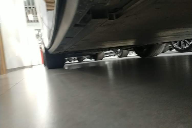 Used Zeekr 7X 2025 75 kWh Rear-Wheel Drive Intelligent Driving Version Left Side Sill