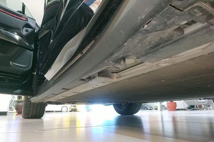 Used Zeekr 7X 2025 100 kWh Long-Range Rear-Wheel Drive with Intelligent Driving Features Left Side Sill